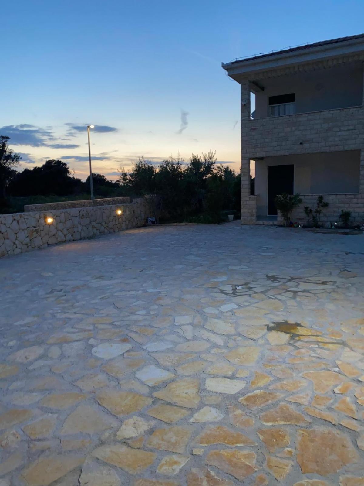 נובליה Apartments Sestanka מראה חיצוני תמונה